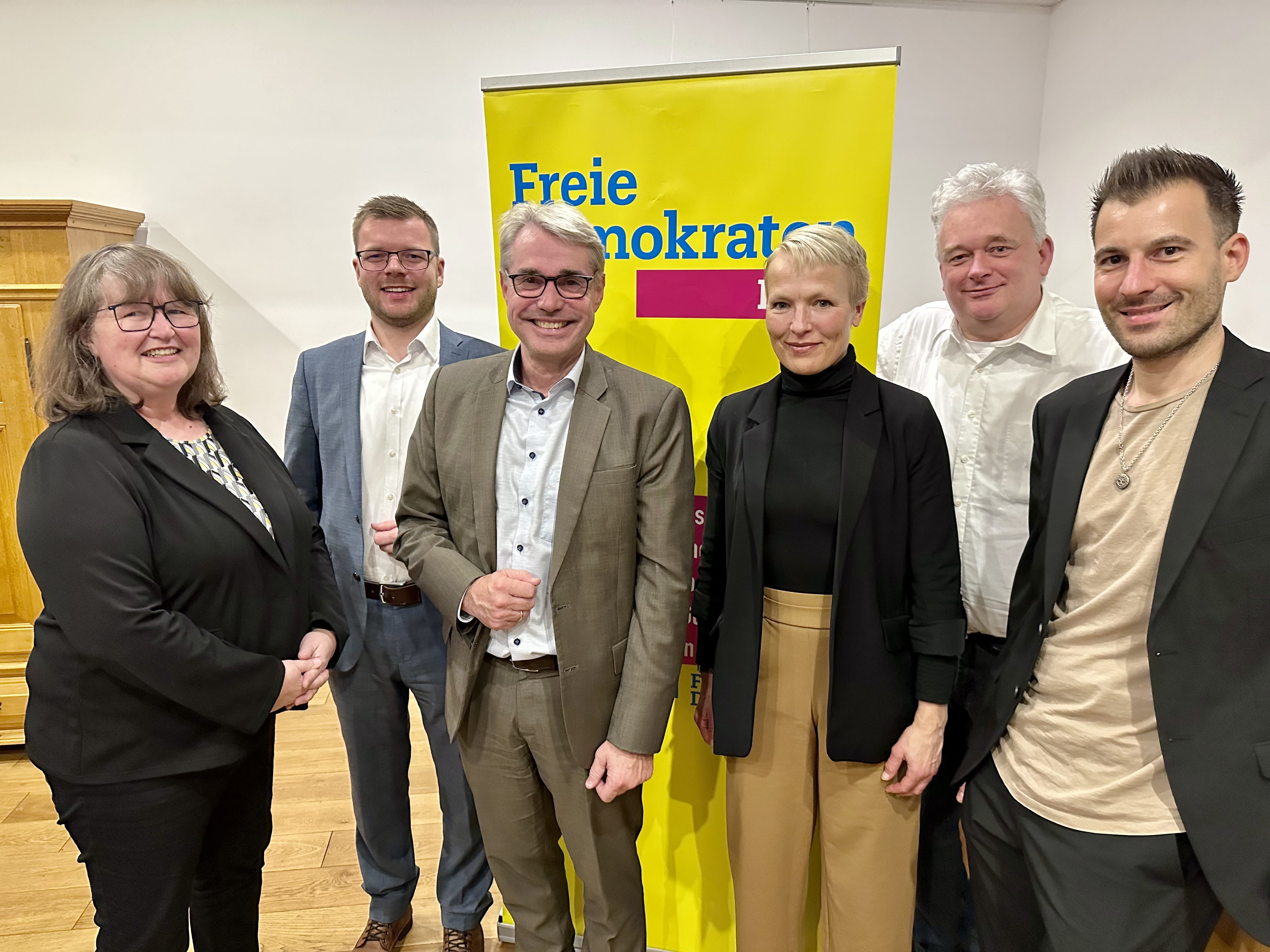Christine Becker, Daniel Wagner, Carlo Cronenberg MdB, Christina Baganz, Franz Walter Hopusch und Florian Bordieck (von links nach rechts)