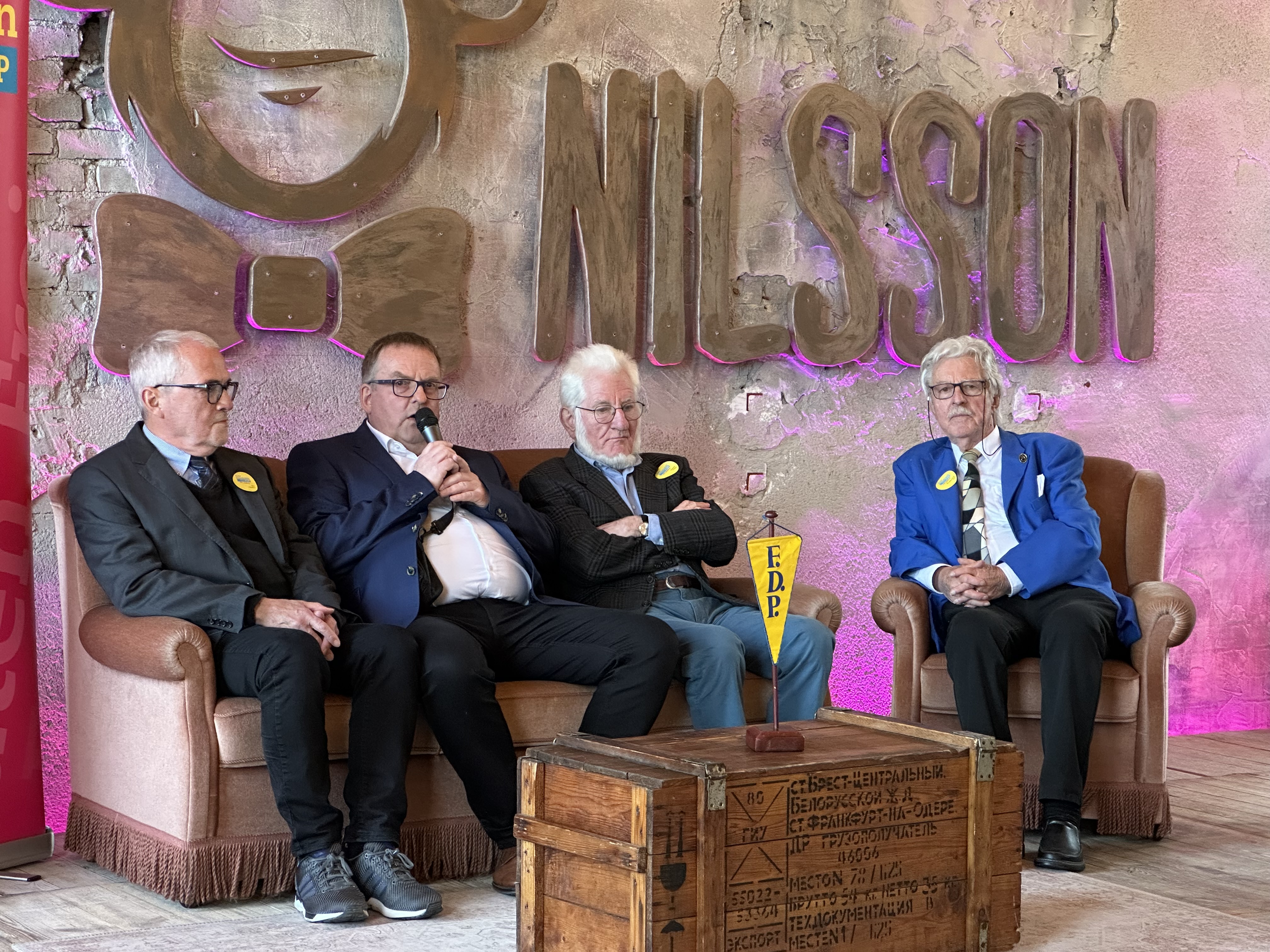 Horst Kloppsteck, Reinhard Pennekamp, Christoph Philipps und Dr. Hans-Georg Muth beim gemeinsamen liberalen Talk